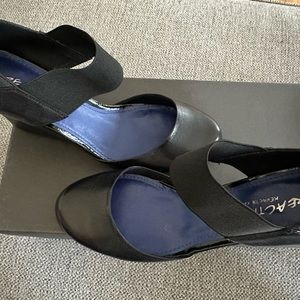 New Kenneth Cole Ladies Shoes